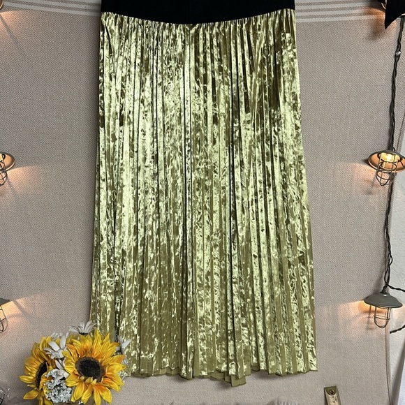 LULAROE MIDI Gold Jill Pleated Velvet-like Skirt form Elegant Collect *Unicorn* - Picture 3 of 5